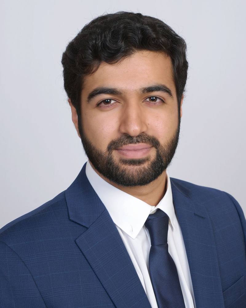 Portrait of Dr. Mohammad Sheikh, founder and physician at Phase Care